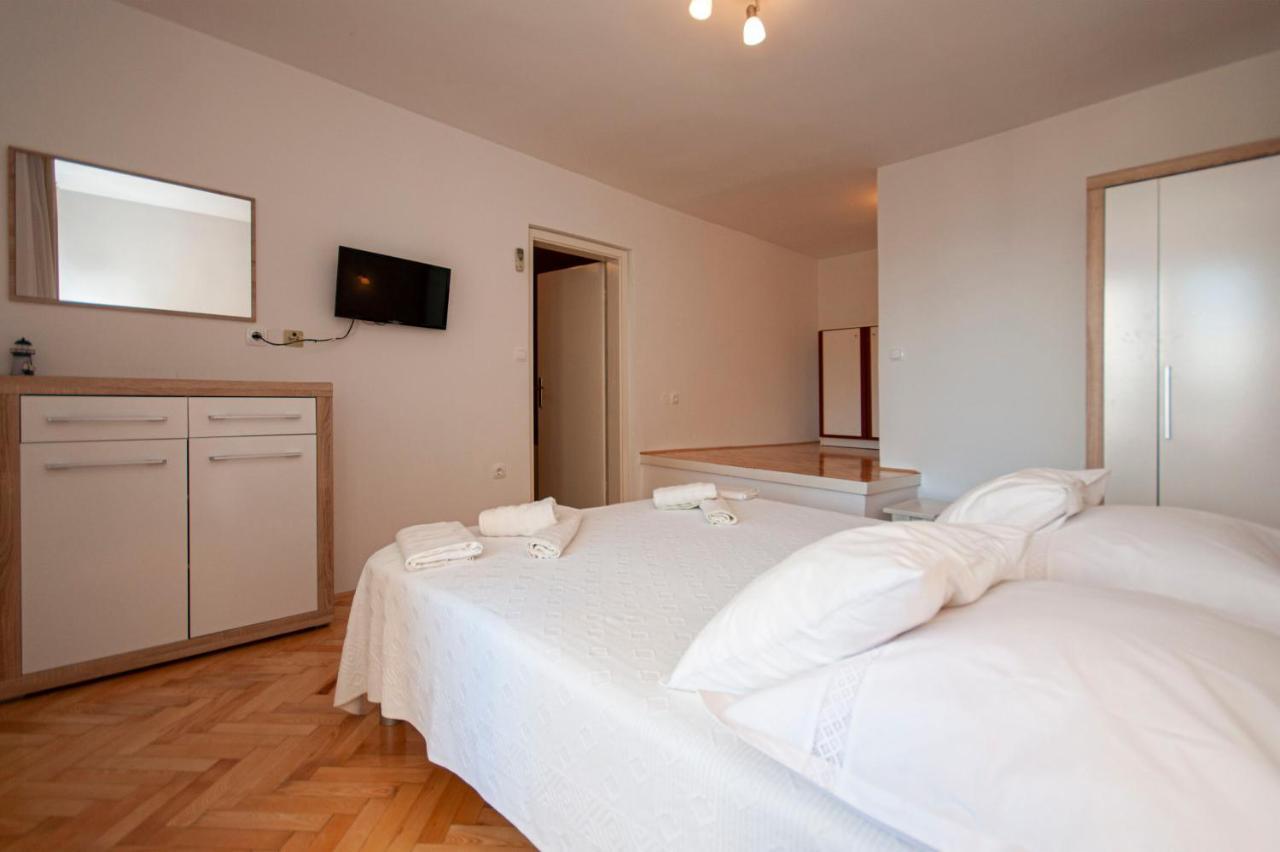 Apartments And Rooms Nikola Omis Ngoại thất bức ảnh